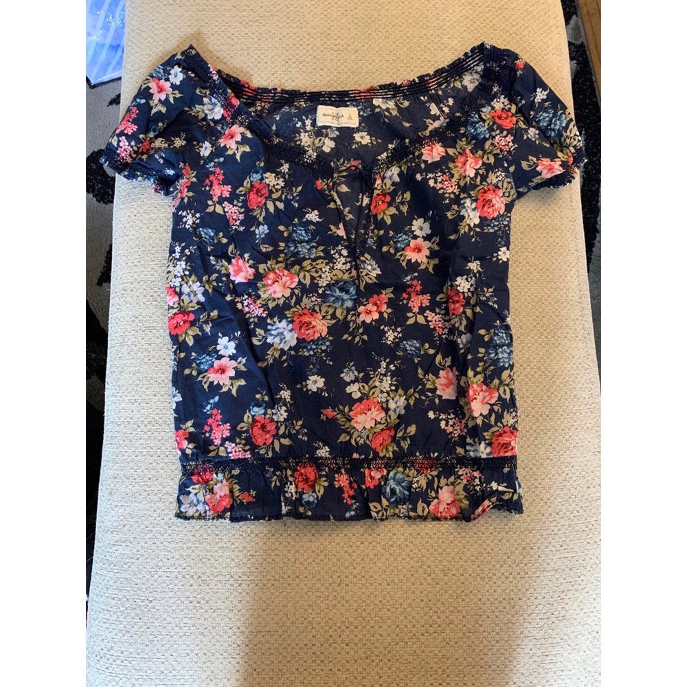 Abercrombie & Fitch top